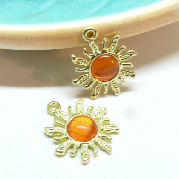 Pendentifs Soleil Œil de Chat Orange  21.5 mm métal finition Doré