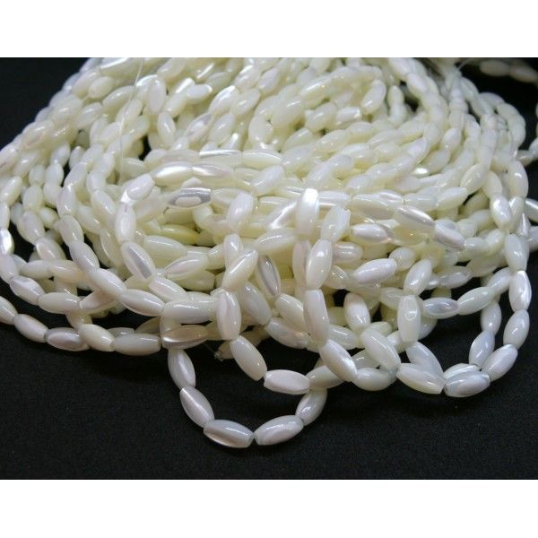 Perles nacre Oblong forme grain de riz  3 par 5 mm coloris Blanc Irisé
