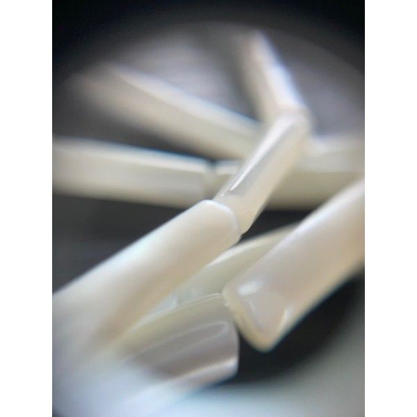 Perles nacre forme Tube 4 par 13 mm coloris Blanc