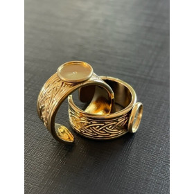 Support de Bague  travaillé pour cabochon 8mm Acier Inoxydable finition Doré