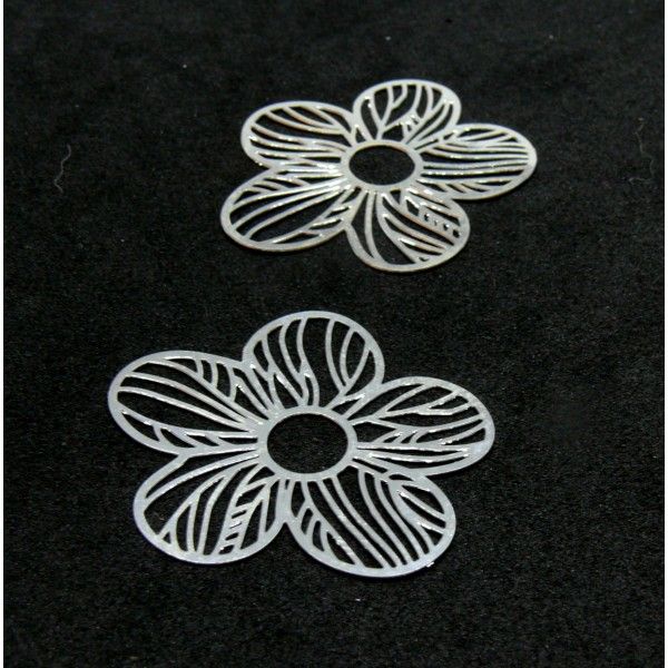 Estampes - pendentif connecteur, filigrane Fleur 34 par 28 mm - cuivre coloris Argent Vif