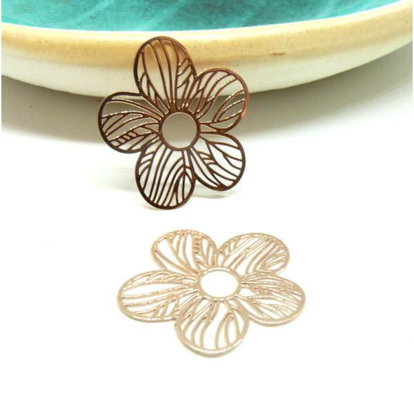 Estampes - pendentif connecteur, filigrane Fleur 34 par 28 mm - cuivre coloris Or Rose