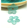 Estampes - pendentif connecteur, filigrane Fleur 34 par 28 mm - cuivre coloris VERT PASTEL