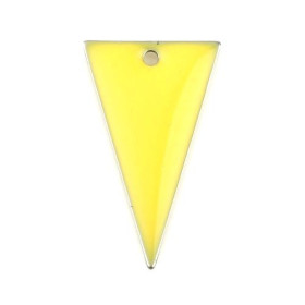 Sequins résine style émaillés Triangle Jaune 22 par 13mm sur une base en métal Argenté