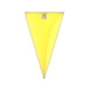 Sequins résine style émaillés Triangle Jaune 22 par 13mm sur une base en métal Argenté