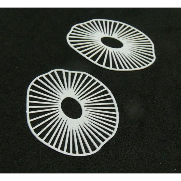 Estampes - pendentif filigrane Géométrique Anémone 35 par 32mm - métal finition BLANC