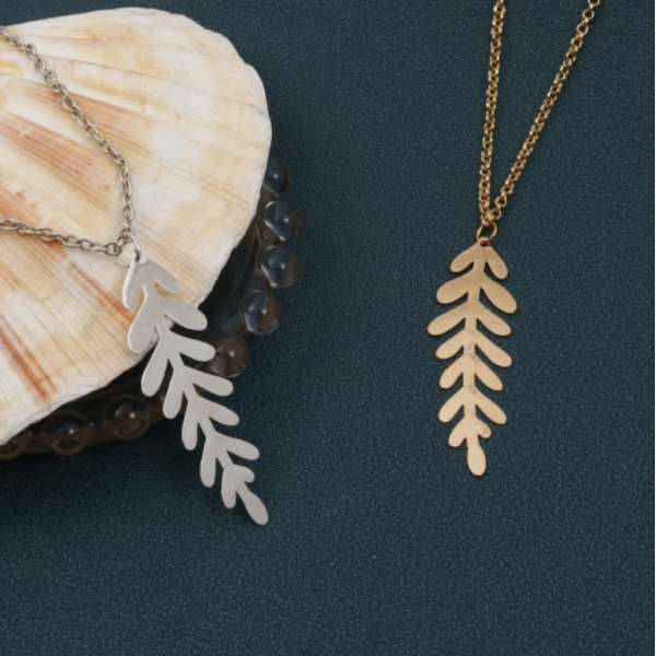 Estampes - pendentif filigrane Feuille 16 par 51mm - métal finition DORE