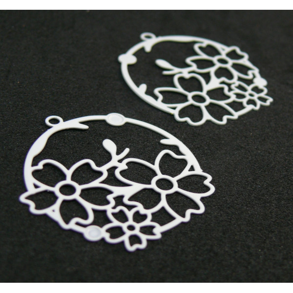Estampes pendentif filigrane Bouquet de fleur 30mm métal couleur Blanc