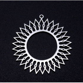 Pendentif  forme Soleil 37mm Acier Inoxydable finition Argent Platine