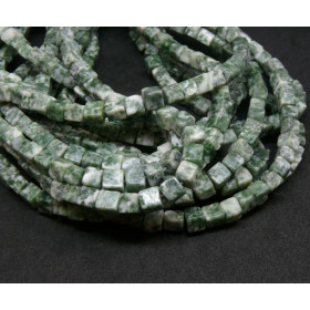 Perles CUBE 6mm Jade Vert mouchetée