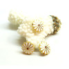Perles intercalaires Cloisonné résine style émaillés Marguerite BLANC 12mm sur une base en métal Doré