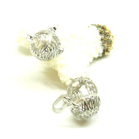 Pendentif Cage Bola Arbre laiton finition Argent Platine pour Perle Bola en 12mm