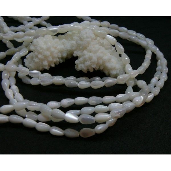 Perles nacre forme Goutte 6.5 par 4mm coloris Blanc