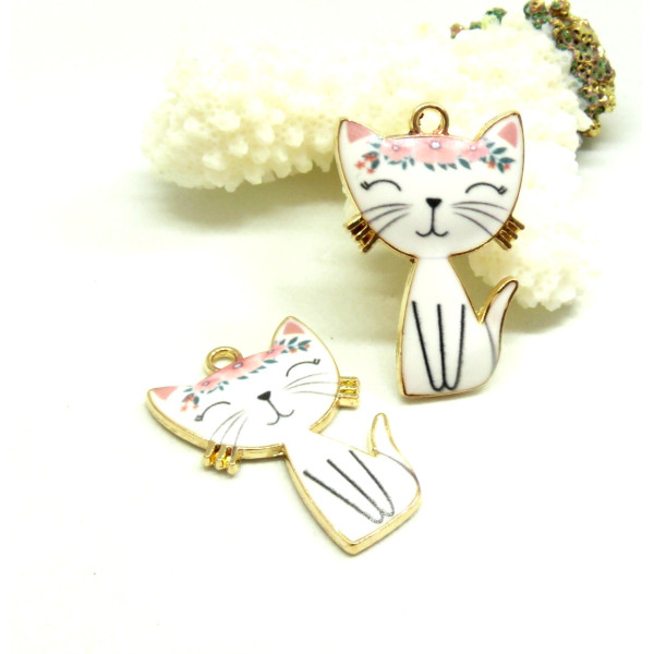 Pendentifs Chat style émaillé 30mm métal couleur Doré