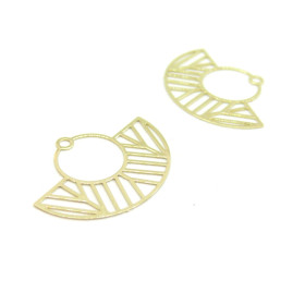 Estampes, pendentif filigrane, demi cercle Art Déco DORE 23 par 30mm