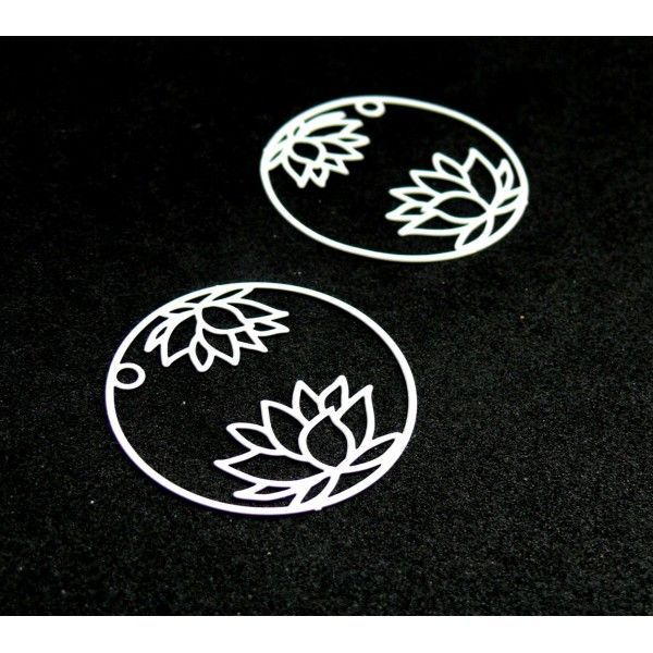 Estampes pendentif filigrane Fleur de Lotus dans Cercle 27 mm Métal coloris Blanc