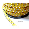 Cordon de suédine cloutée argent aspect Daim Jaune Canari 6mm