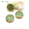 Perles intercalaires Cloisonné résine style émaillés Marguerite Vert Foncé 12mm sur une base en métal Doré