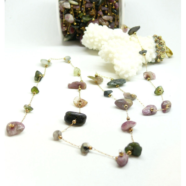 Chaine en Acier Inoxydable 316 Doré finition Ionique et 18KT avec Perles Chips Nuggets en Tourmaline