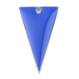 Sequins résine style émaillés Triangle Bleu Roi 22 par 13mm sur une base en métal Argenté