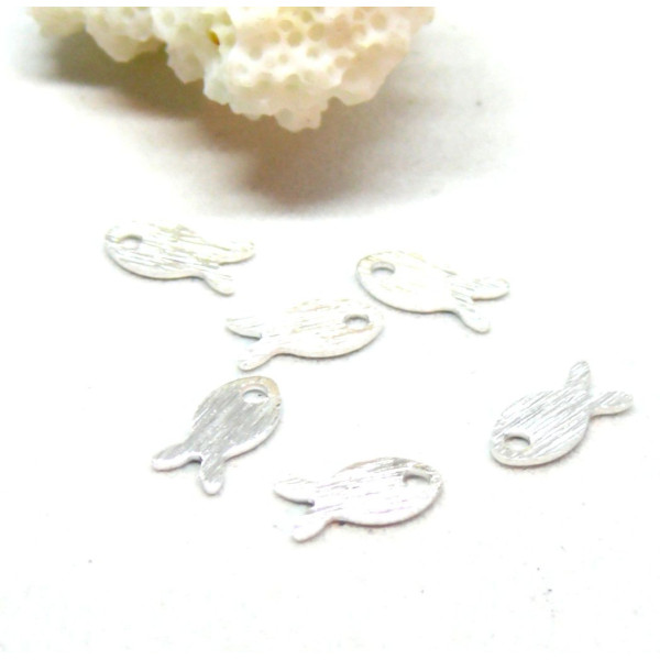 Pendentifs petits POISSONS 8 par 4mm métal coloris Argent Vif