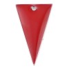 Sequins résine style émaillés Triangle Rouge 22 par 13mm sur une base en métal Argenté