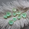 Perles intercalaire 3D forme Fleur Nacre sculptée 8mm en Nacre naturelle finition Vert pastel