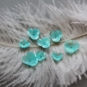 Perles intercalaire 3D forme Fleur Nacre sculptée 12mm en Nacre naturelle finition Bleu pastel