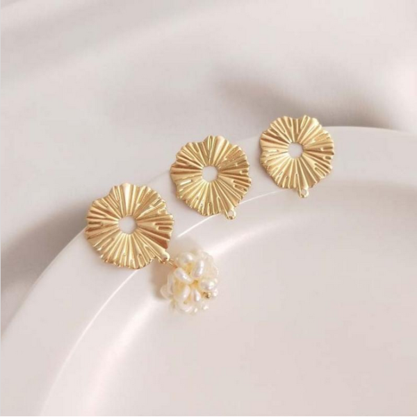 Boucles d'oreille - puce effet drapée avec attache -18mm - Laiton finition Doré placage 18KTplacage 18KT