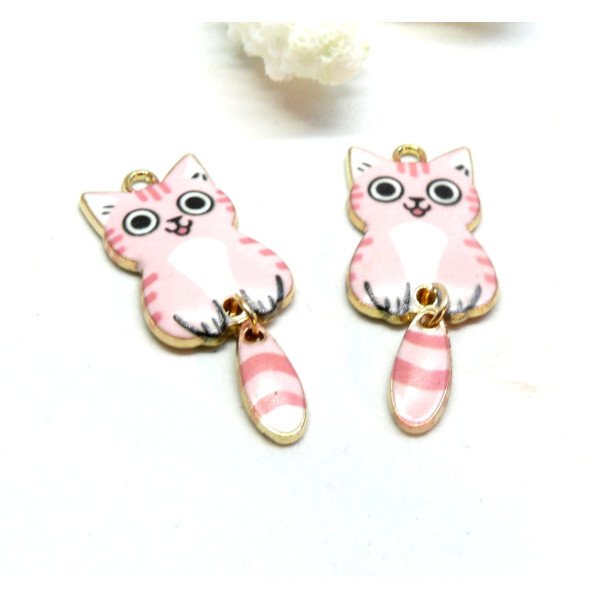 Pendentifs breloques Chat  Emaillé 39 mm métal Doré
