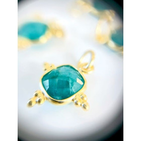 Pendentif  coussinet 8mm avec décor Emeraude, mois de Mai 8mm en Argent 925 finition Doré 18KT