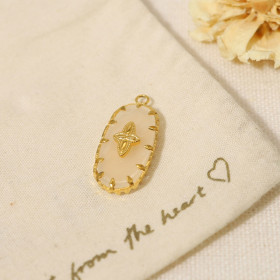 1 Pendentif Rectangle avec Croix en Acier Inoxydable finition Doré 18KT