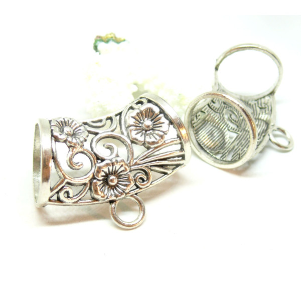 Grandes bélières Fleurs accroche foulard métal finition Argent Antique