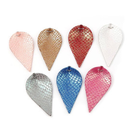 Pendentifs simili cuir Marquise 64mm Beige