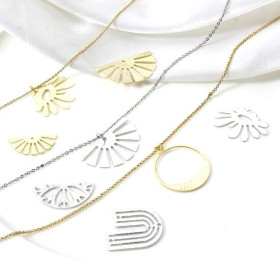 Pendentif  forme géométrique Fleur 30m en Cuivre strié finition Platinum  pour création de bijoux raffinés