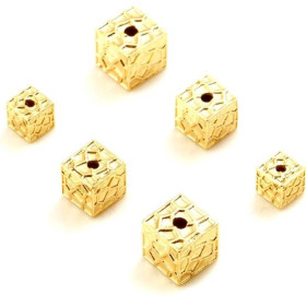 Perles Intercalaires cubes travaillés 6 mm en Cuivre finition Doré 18KT