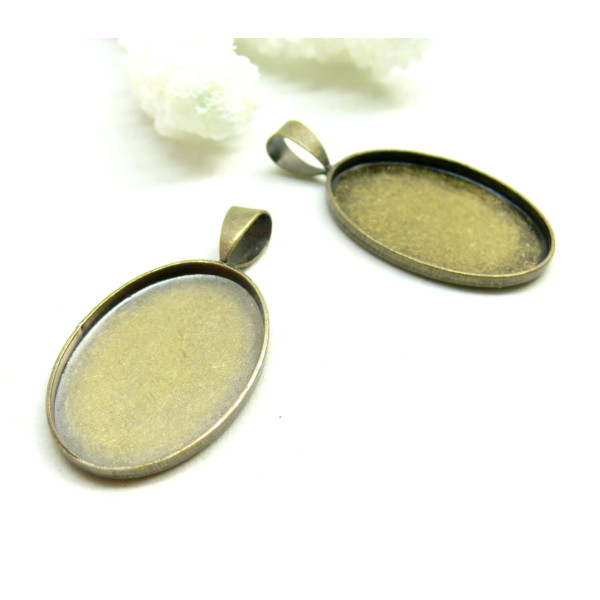 Supports de pendentifs ovales 18 par 25mm attache triangle laiton finition Bronze