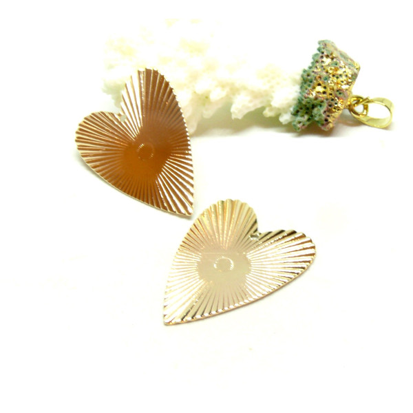 Pendentifs Coeur Striés 30mm, Cuivre finition Doré à l' or fin 18K, pour création de bijoux raffinés