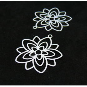 Estampes, pendentif filigrane, Fleur forme Mandala 30mm métal Coloris Blanc DIY