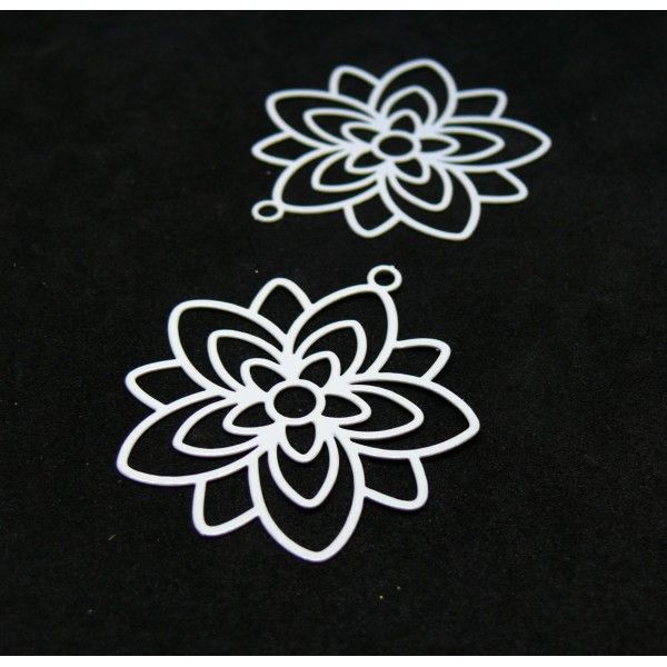 Estampes, pendentif filigrane, Fleur forme Mandala 30mm métal Coloris Blanc DIY