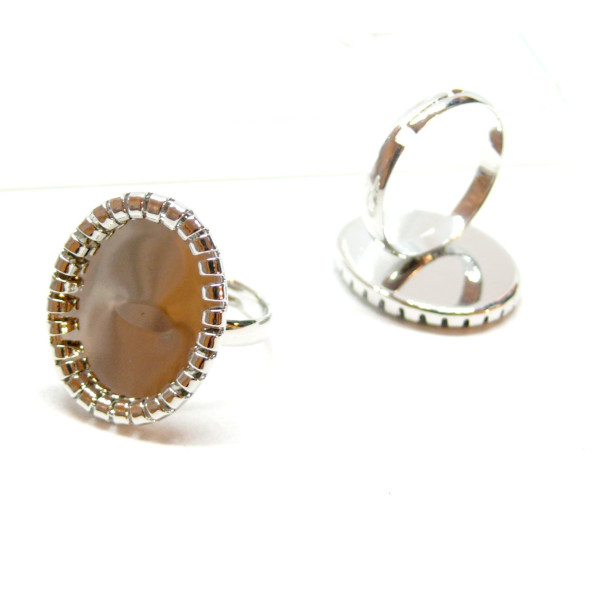 Supports de bague Rouleau Ovale 13 par 18mm anneau fin laiton finition Argent Platine