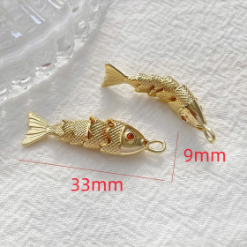 Pendentif Poisson 3D articulé 33mm, Cuivre finition Doré à l'or fin 18K