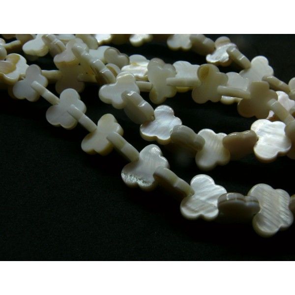 Perles nacre forme Papillon 9 mm coloris Blanc Crème