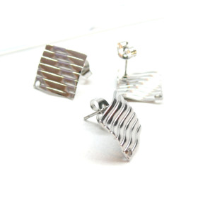 Boucles d'oreille Puce Losange Ondulé 16 mm en Acier Inoxydable 304 finition Argenté