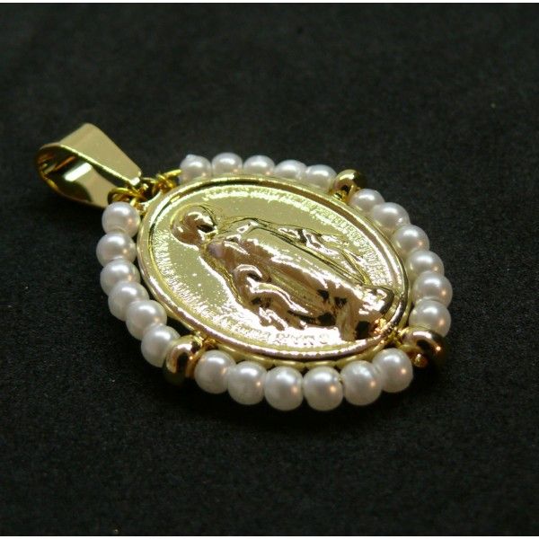 Pendentif Religieux, Vierge entourée de perles naturelles en acier Inoxydable 304 Placage Doré