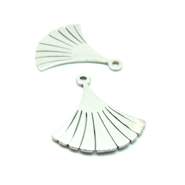 Pendentifs Eventail 23mm en Acier Inoxydable 304  finition Argent  pour création de bijoux raffinés